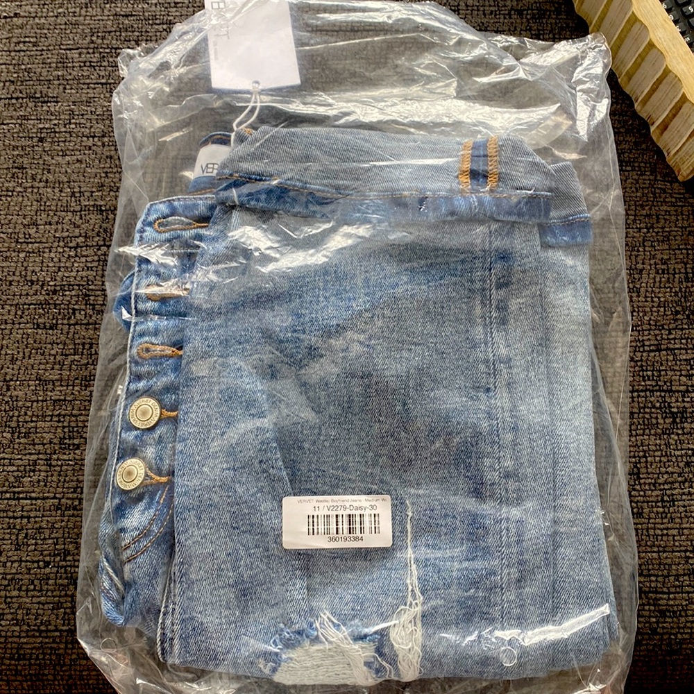 Vervet brand new jeans -Wheatley Boyfriend Jeans medium wash size 11